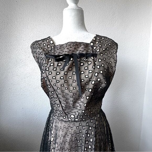 Anthropologie Eva Franco Black Lace Swing Dress Sleeveless Elegant SZ 4 - Picture 4 of 12